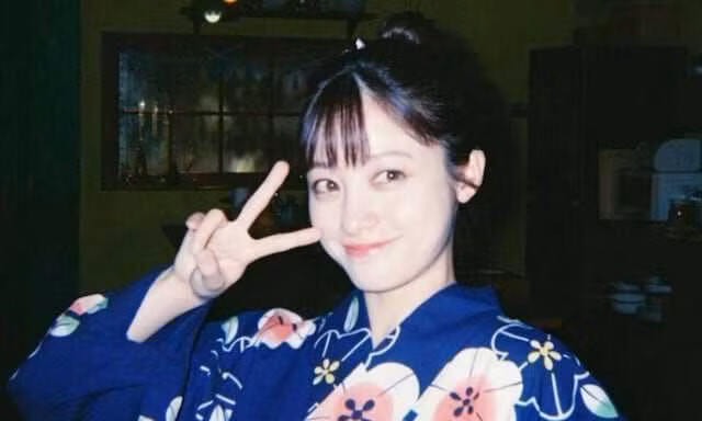 Kanna Hashimoto nhận 'cơn mưa' lời khen với tạo hình mặc yukata