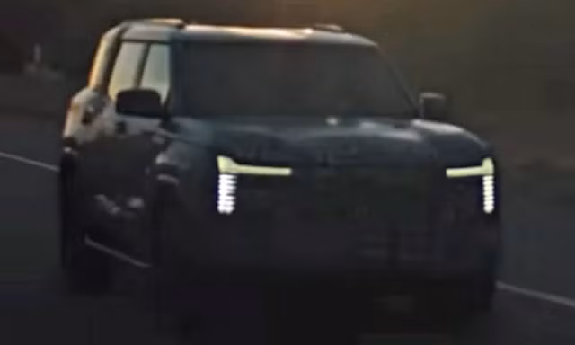 Đối thủ của Ford Everest hé lộ thời điểm ra bản mới