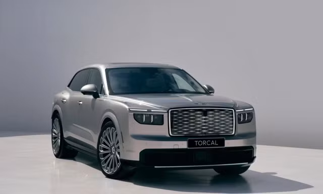 Khám phá xe điện siêu sang đầu tiên của Bentley