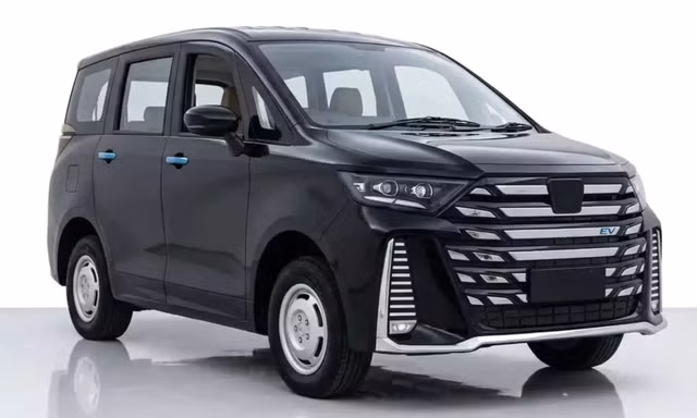 Ô tô điện 'nhái' Toyota Alphard, giá dưới 300 triệu đồng