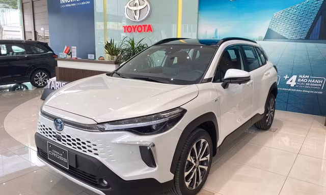 Những mẫu xe hybrid bán chạy nhất tại Việt Nam từ đầu năm