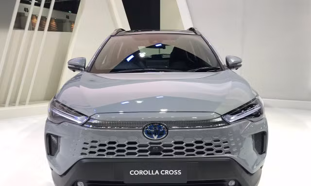 Toyota có thay đổi quan trọng với xe hybrid