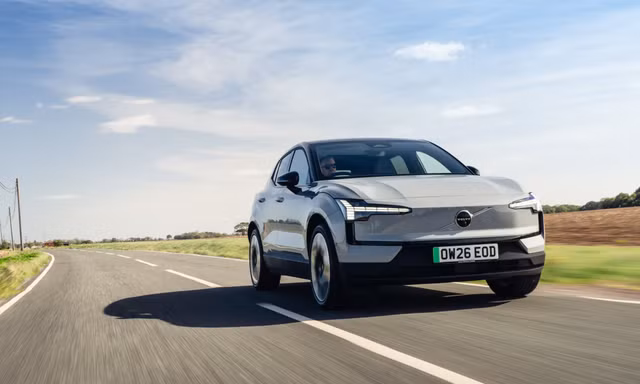 Volvo tăng tốc trong cuộc đua xe tự lái