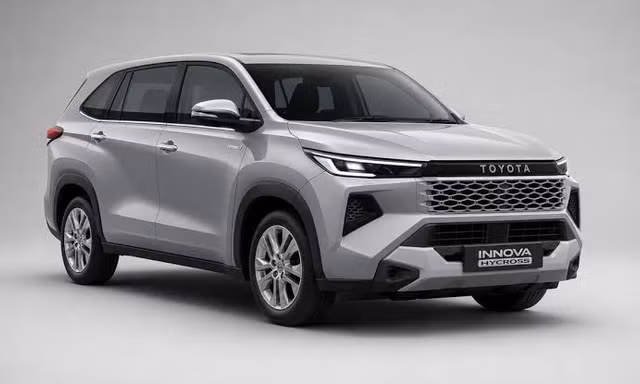 Lộ ảnh Innova Cross bản nâng cấp, rõ thiết kế mới của Toyota