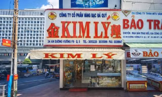 Chủ tiệm vàng Kim Lý vừa bị khởi tố trong vụ buôn lậu kim cương là ai?