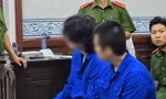 Hai bị cáo tại phiên tòa,