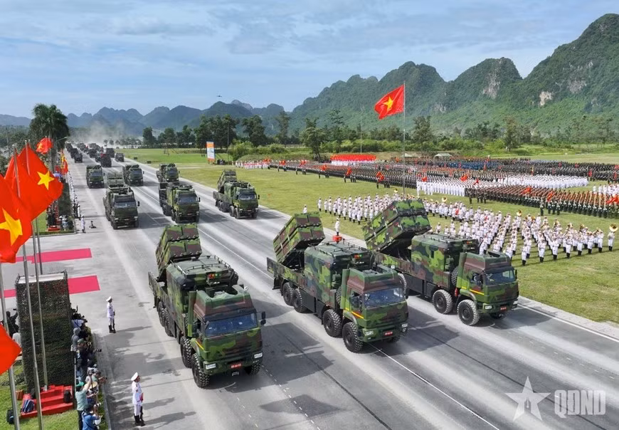 tu-chu-chien-luoc-quoc-phong.jpg