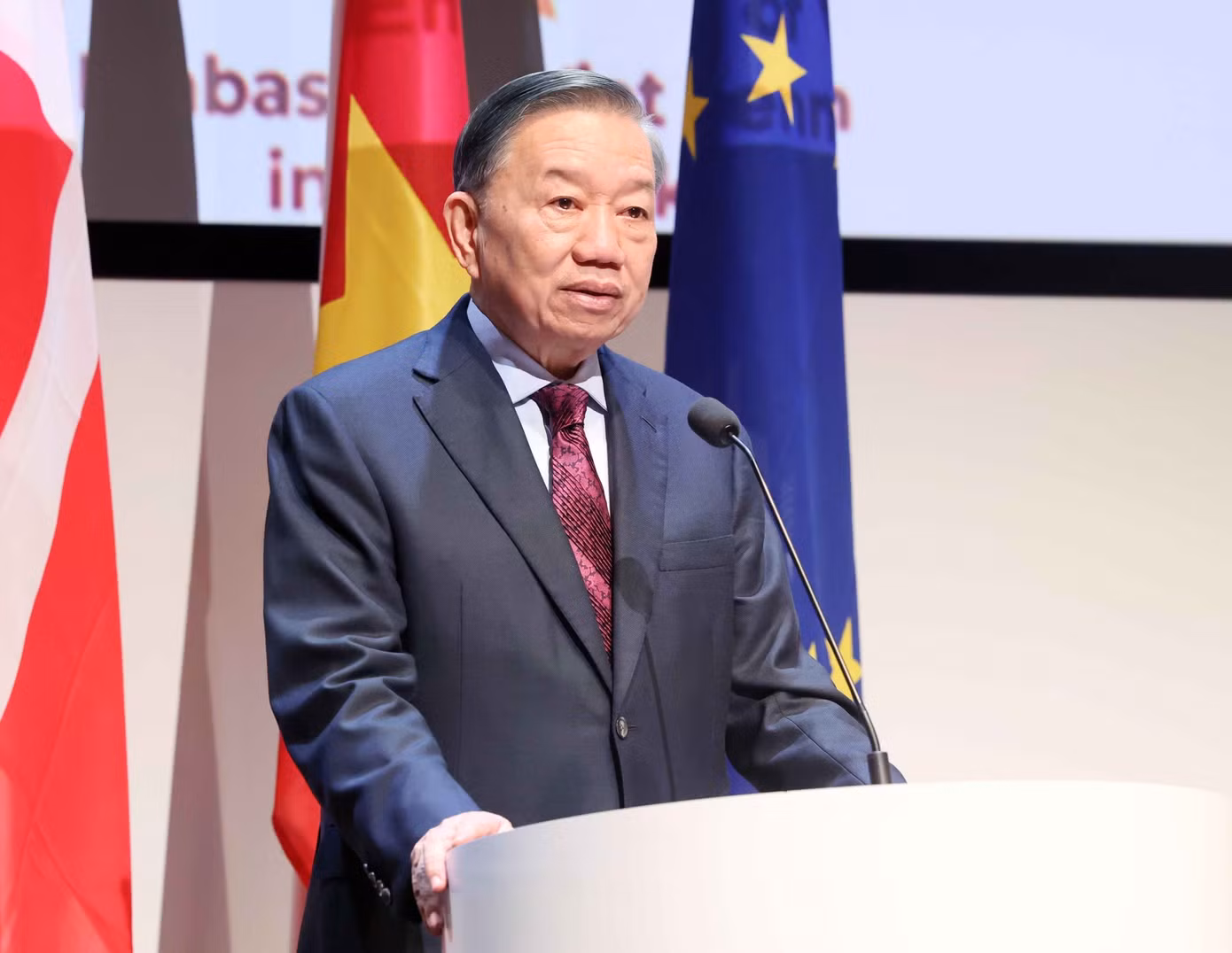 dien-dan-doanh-nghiep-viet-nam-dan-mach.jpg