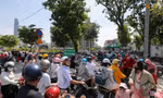 Chật vật tìm chỗ gửi xe khi đi metro TPHCM