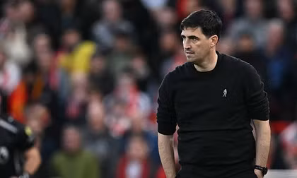 HLV Liverpool chỉ trích trọng tài sau trận thua đậm Man City