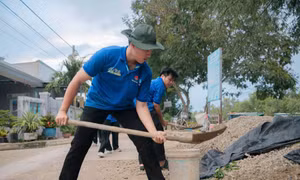 Hình ảnh những người trẻ tình nguyện xông pha vào việc mới, việc khó mang đến nhiều cảm xúc, lan tỏa sâu rộng trong cộng đồng Ảnh: CTV