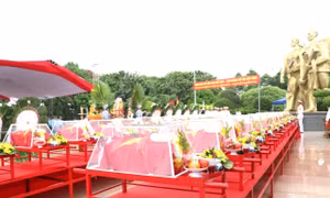 27 hài cốt liệt sĩ quân tình nguyện và chuyên gia Việt Nam hy sinh trên đất bạn Campuchia được Đội K51 tìm kiếm, quy tập được trong mùa khô 2025-2026
