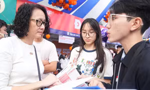 Thí sinh tìm hiểu các ngành học để đăng kí nguyện vọngẢnh: DUY PHẠM