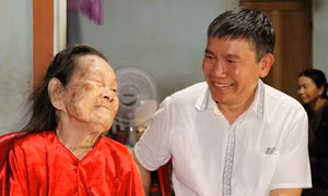 Những năm qua mẹ Việt Nam anh hùng Nguyễn Thị Minh luôn được chính quyền quan tâm, chăm sócẢnh: UBND xã Sơn Tiến