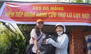 “Chị tài” Nguyễn Thị Nga trên chuyến xe cứu thương 0 đồng Ảnh: T.H