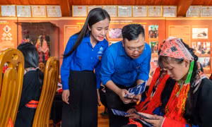 Tỉnh Đoàn Quảng Ninh tuyên truyền, phổ biến thông tin cho thanh thiếu nhi dân tộc thiểu số trên địa bàn tỉnh Ảnh minh họa: Quốc Nam 