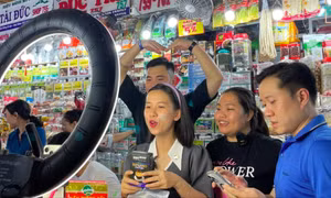 Người livestream bán hàng sẽ phải định danh và tuân thủ nhiều quy định Ảnh minh hoạ
