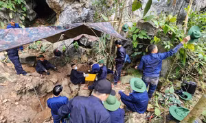 Đội Quy tập hài cốt liệt sĩ tỉnh Hà Tĩnh ngày đêm miệt mài tìm kiếm hài cốt và di vật của liệt sĩ 