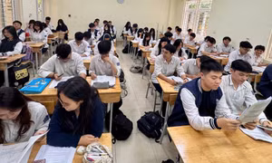Học sinh lớp 12 tại Hà Nội bước vào giai đoạn ôn thi nước rút. Ảnh: V.H