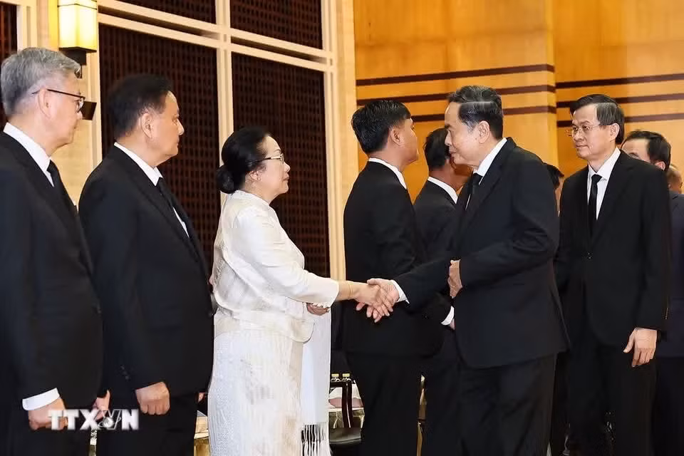 chu-tich-quoc-hoi-tran-thanh-man-vieng-chu-tich-quoc-hoi-lao5.jpg