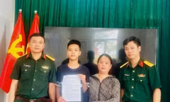 Không chờ gọi tên, những người trẻ tự nguyện viết đơn nhập ngũ