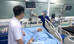 Ô tô lật đè 5 người thương vong, hai gia đình chìm trong đau đớn