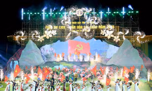 Đặc sắc đêm khai mạc Tuần Du lịch - Văn hóa và Giải Marathon Lai Châu 2025