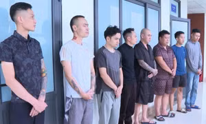 Triệt phá ổ nhóm dàn dựng video đánh bạc để bán thiết bị ‘cờ bạc bịp’