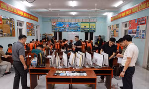 Cảnh sát tập kích bản doanh đường dây lừa đảo tại Campuchia và các 'chi nhánh' tại Việt Nam