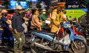 Nhiều tài xế vi phạm nồng độ cồn với lý do 'liên hoan 20/10'