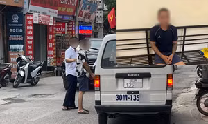 Hà Nội: Tạm giữ đối tượng gây sự, đập vỡ gương chiếu hậu ô tô