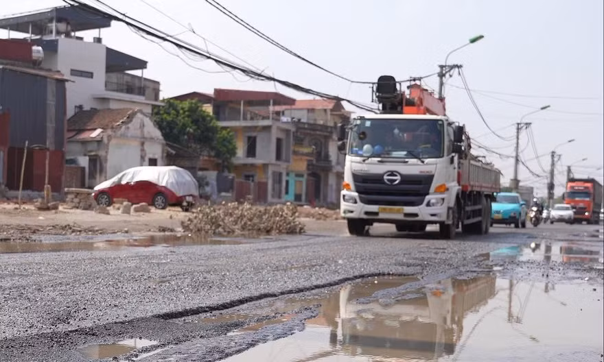 Nín thở qua cung đường đau khổ Ba La - Xuân Mai