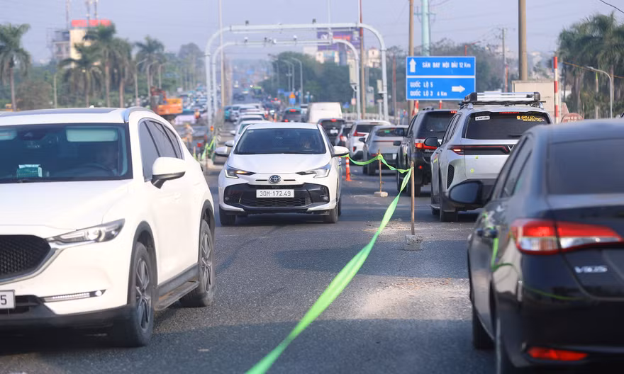 Cầu Thăng Long dỡ rào chắn từ đêm 29/10, xe tải trên 2 tấn được lưu thông