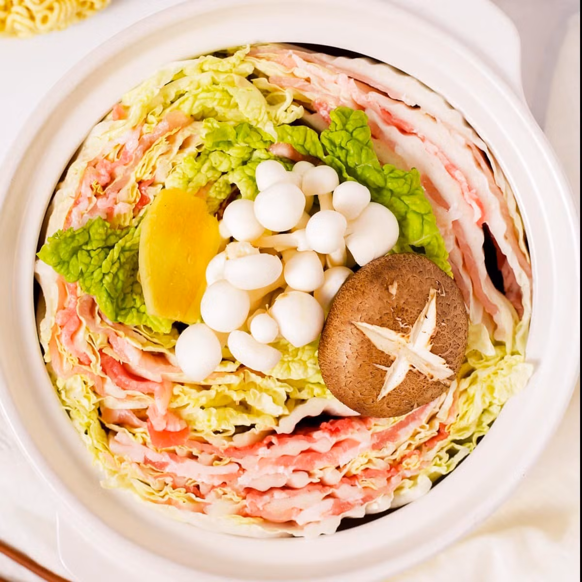 top-down-shot-of-mille-feuille-nabe-thumbnail-shot.jpg