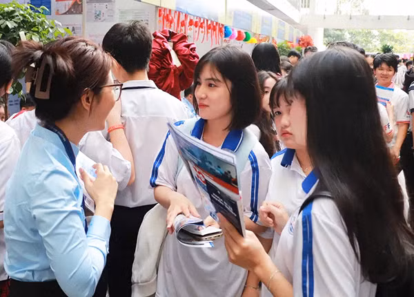 Các trường đại học công bố nhiều học bổng hấp dẫn. Ảnh: Minh họa từ Internet