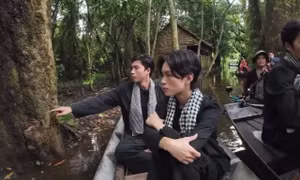 Pháp Kiều “đổi tính” khi gặp HIEUTHUHAI, màn “đu idol” khiến fan thích thú