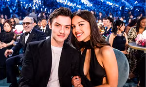Olivia Rodrigo và Louis Partridge chính thức “đường ai nấy đi” sau 2 năm hẹn hò