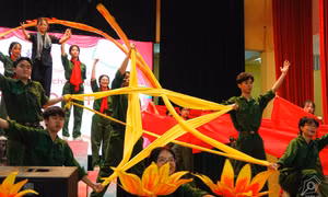 Hội thi Tiếng hát học sinh Trần Đại Nghĩa: Teen háo hức khoe tài chào mừng 20/11 