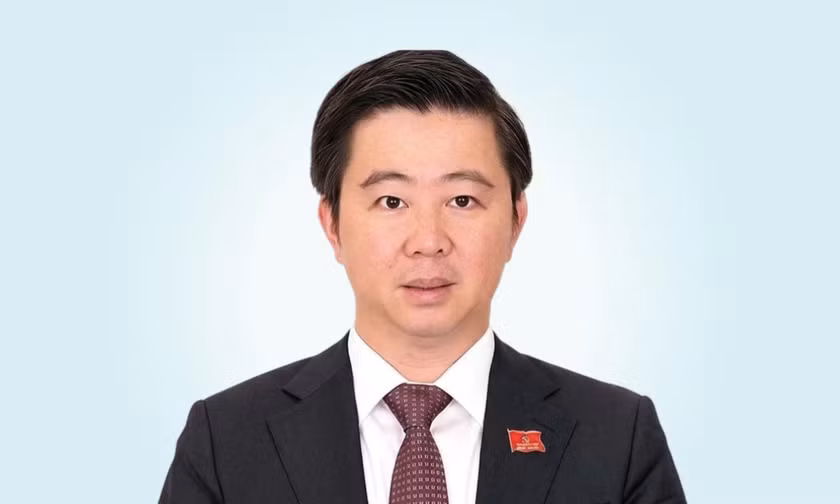 Chân dung tân Chủ tịch UBND tỉnh Quảng Trị Bùi Hoàng Phương