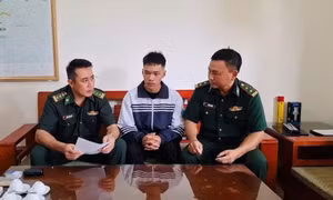 Nam sinh mồ côi cha, đỗ trường quân đội, trở về báo tin cho những người ‘bố Biên phòng’