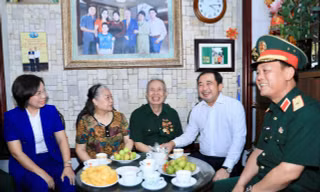 Bí thư Hà Nội: 'Đền ơn đáp nghĩa', 'uống nước nhớ nguồn' là mệnh lệnh từ trái tim