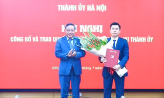 Công bố quyết định của Ban Thường vụ Thành ủy Hà Nội về công tác cán bộ