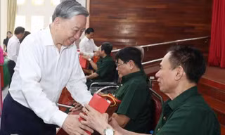 Tổng Bí thư, Chủ tịch nước ký quyết định tặng quà cho hơn 1,5 triệu người có công 
