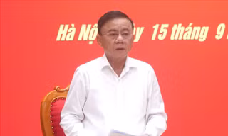 Công bố quyết định của Bộ Chính trị, Ban Bí thư về công tác cán bộ