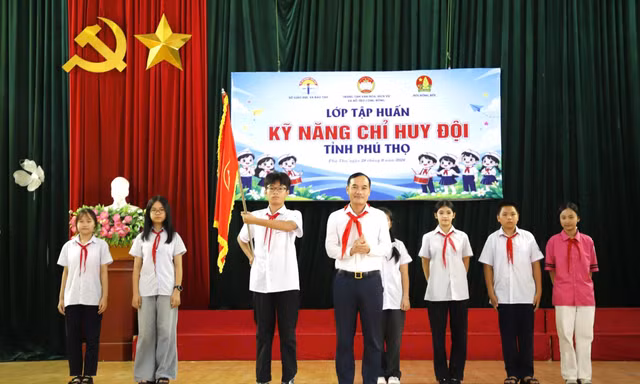 Trang bị kỹ năng cho những thủ lĩnh Đội trong trường học