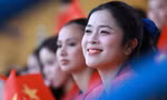 Không khí tại sân vận động Hàng Đẫy nóng lên từng giờ. Ảnh: Hồng Vĩnh .