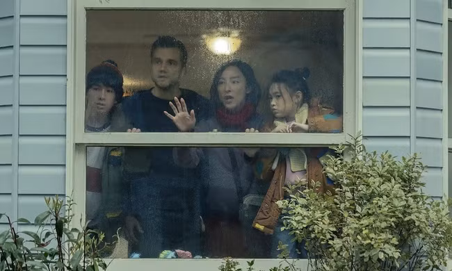 Phim sinh tồn The Last House: Xem xong không hiểu vì sao “gây sốt” trên Netflix