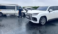 Tạm giữ hình sự tài xế xe Lexus lạng lách, chặn xe khác dẫn đến tai nạn trên cao tốc