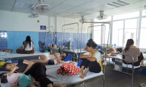 Bệnh nhân tăng đột biến, bệnh viện ở Quảng Trị xoay xở ra sao? 