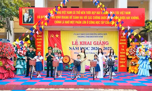 3 tỷ đồng tiếp sức học sinh vùng biên Quảng Trị ngày khai trường 